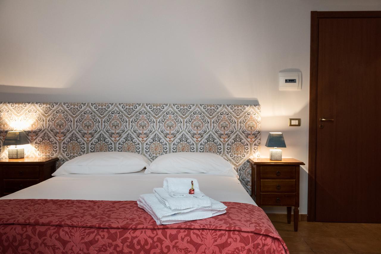 Cabrera House Panzió Pozzallo Kültér fotó